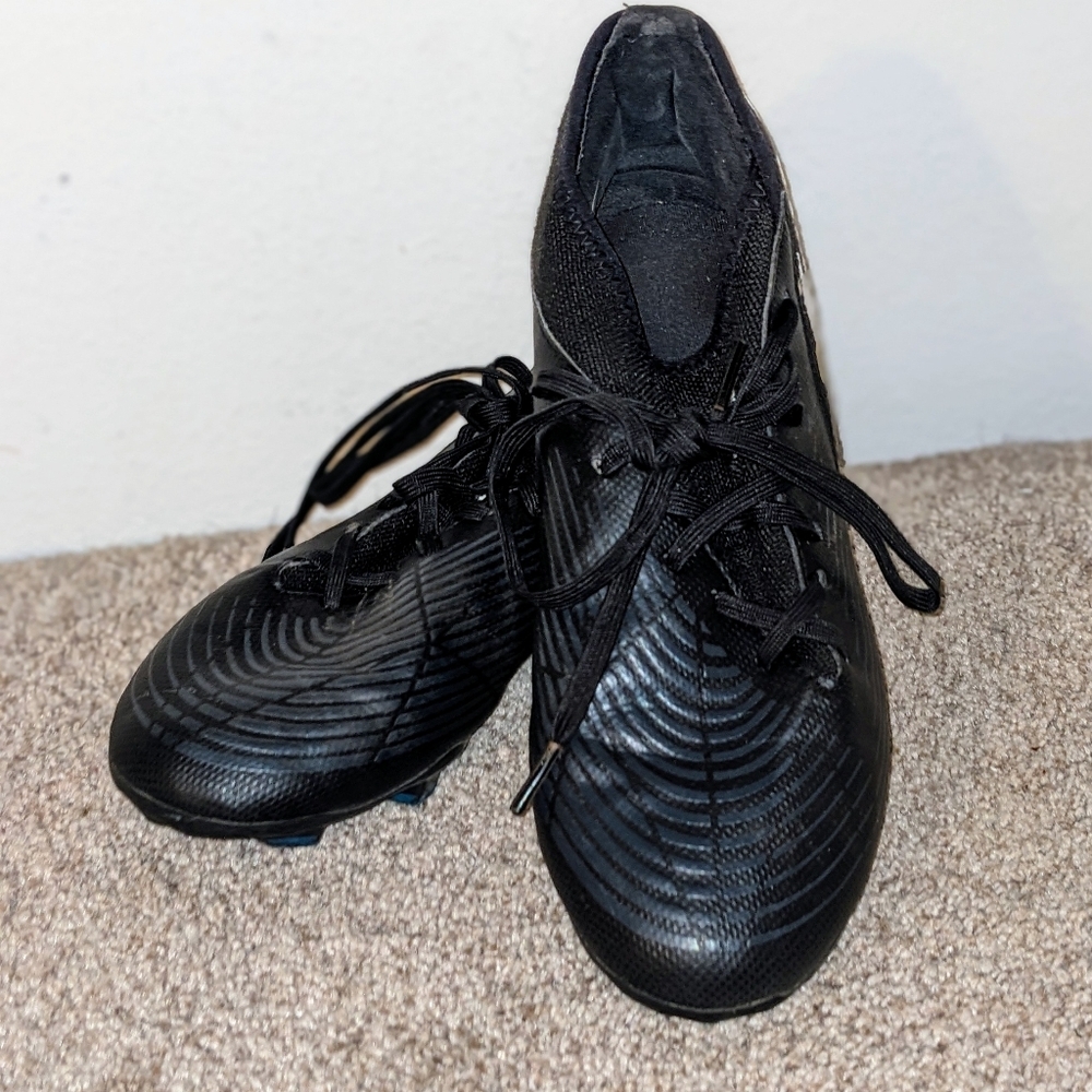 adidas Jr. Predator Edge.3 FG Soccer Cleats‎ Core Black Size 5 EUC